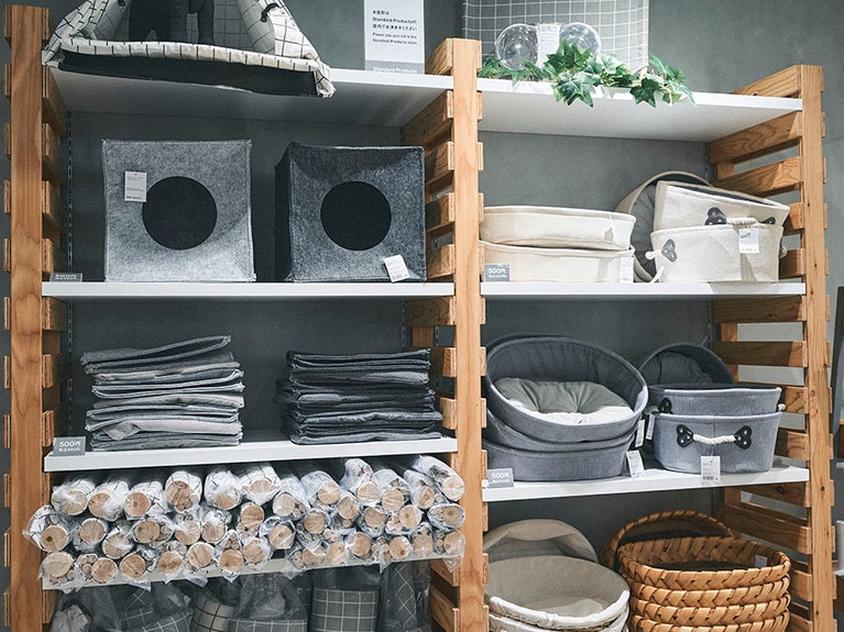 ちょっといいもの⑩ ペットグッズ 各500円～。この価格で買えるのは重宝しそう！