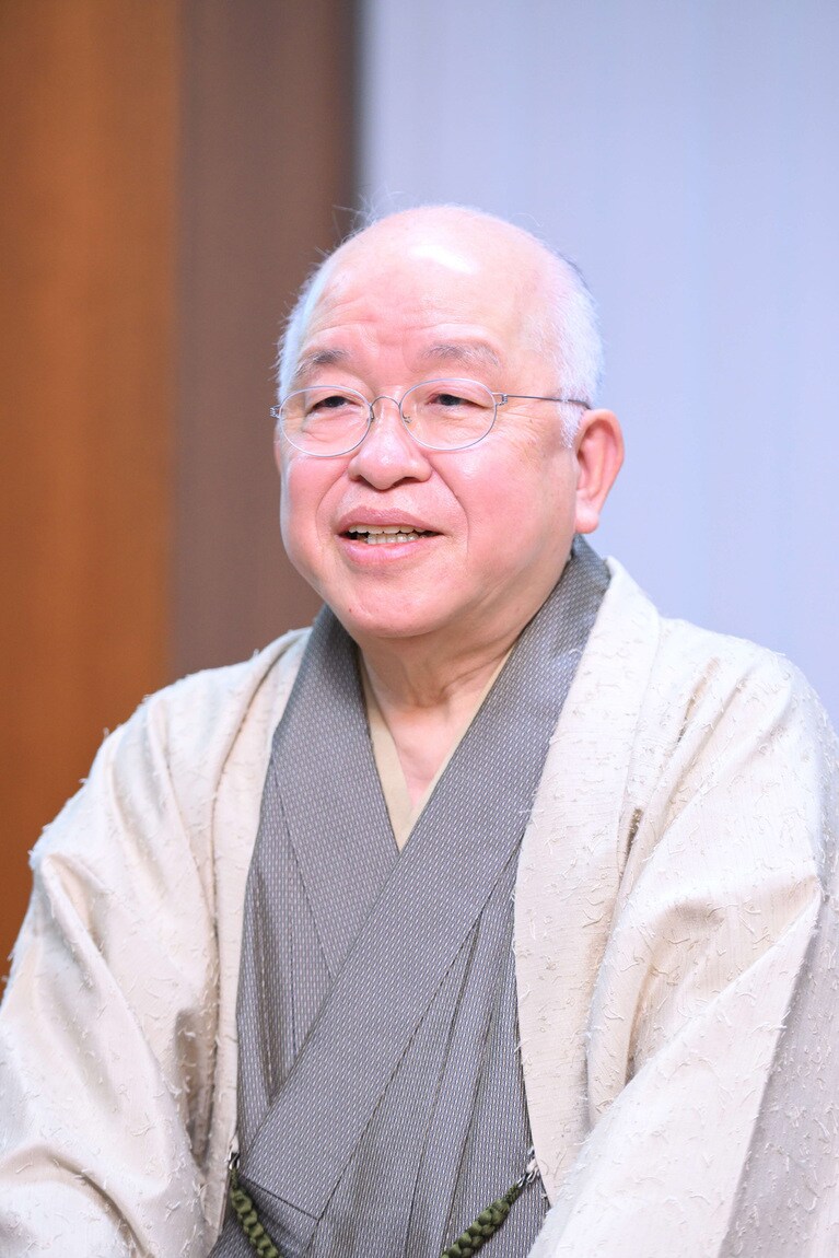 あさだじろう　1951年東京都生まれ。2000年『壬生義士伝』で柴田錬三郎賞、06年『お腹召しませ』で中央公論文芸賞、08年『中原の虹』で吉川英治文学賞、など受賞多数。15年綬褒章受章。19年菊池寛賞受賞。