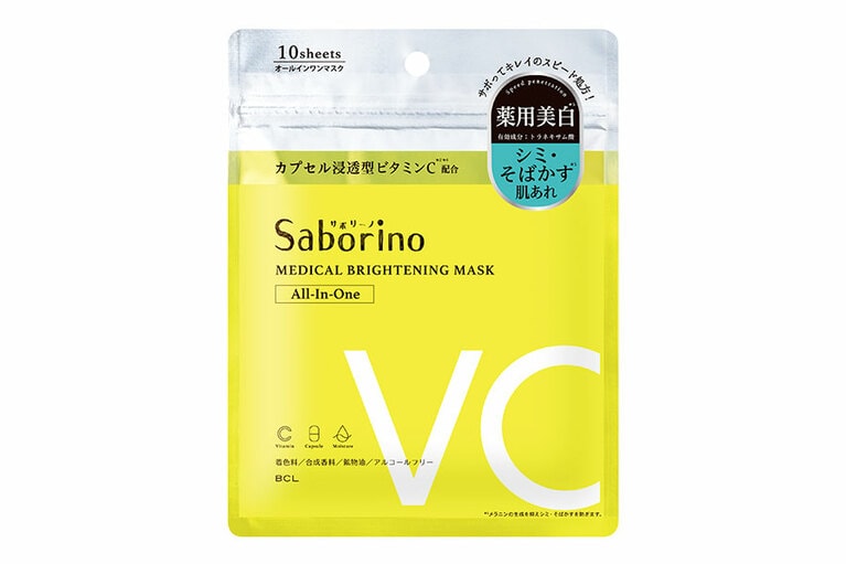 医薬部外品にしか配合できない、有効成分トラネキサム酸を配合。メラニンの生成を抑え、シミ・そばかすや、炎症を防ぐ。さらにビタミンC、ビタミンE、水溶性コラーゲン液、ヒアルロン酸ナトリウムなどの成分も配合されているので、うっかり日焼けの鎮静にも最適。サボリーノ　薬用　ひたっとマスク BR(医薬部外品) 10枚入り(140mL) 770円／BCL