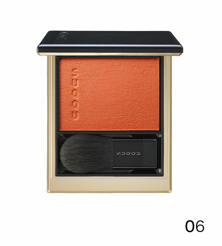 メルティング パウダー ブラッシュ 06 夕映(新色)。