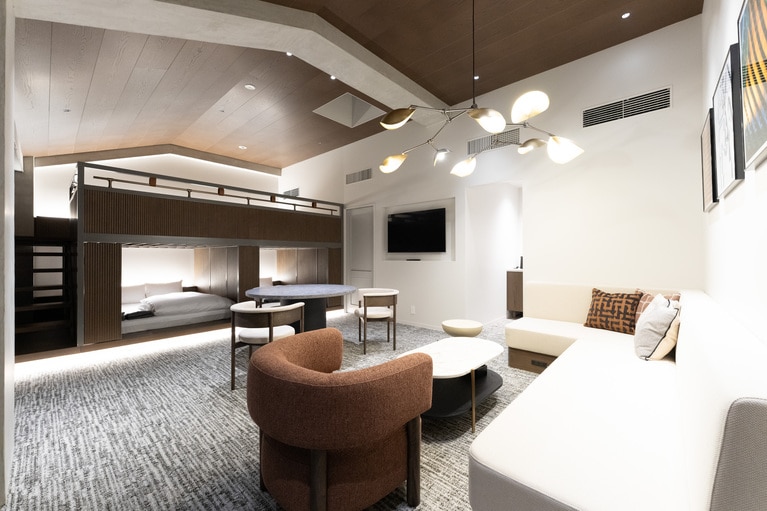 本館「ロフトスイート」定員8名：5,880円～/人(1室47,040円～)