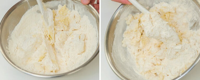 最初に切るように筋を入れると、全体にムラなく混ざります。ぐるぐると練らないように注意しましょう。