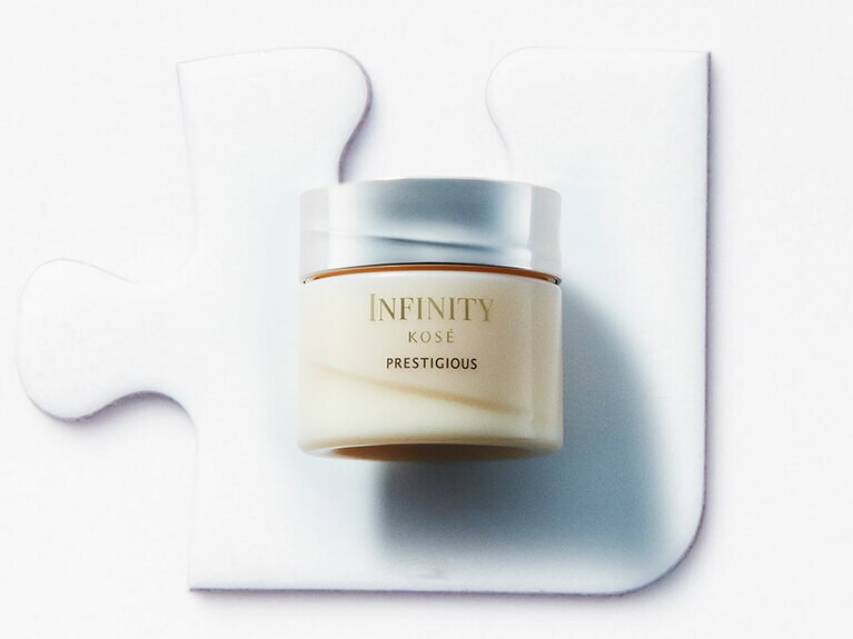 プレステジアス クレンジング バーム 120g 6,000円(編集部調べ)／コーセー