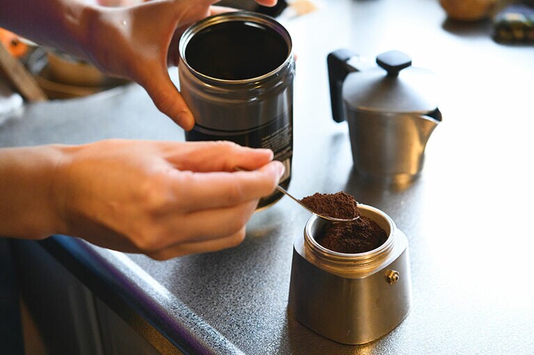 フレンチロースト又は深煎りの細挽きがおすすめ。