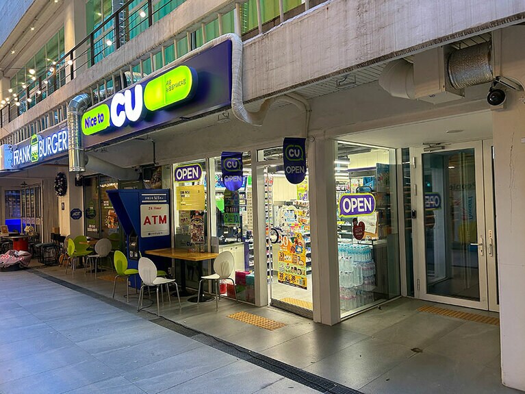 CU ニュー明洞YWCA店。