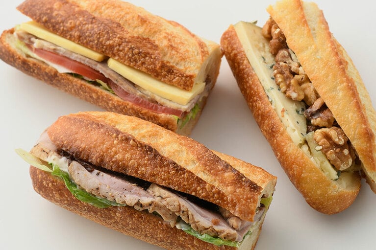 バゲットサンド 各420円～／シャポードパイユ