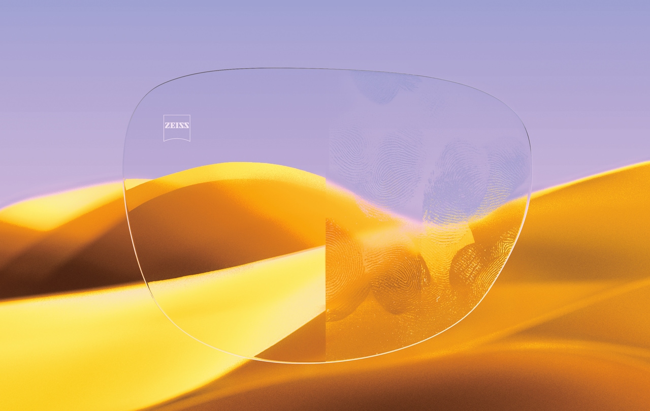 「ZEISS DuraVision® Gold」は、他のレンズコーティングよりお手入れが早く完了し、きれいが長持ちする。