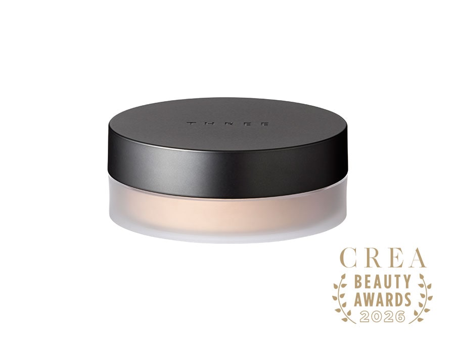 アドバンスドエシリアルスムースオペレーター ルースパウダー 全2種 6,050円／THREE