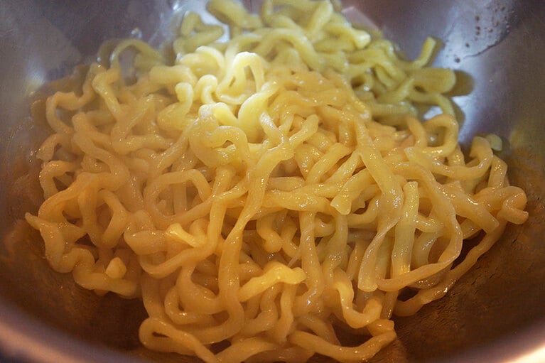 麺は1袋180gとしっかりボリューム。