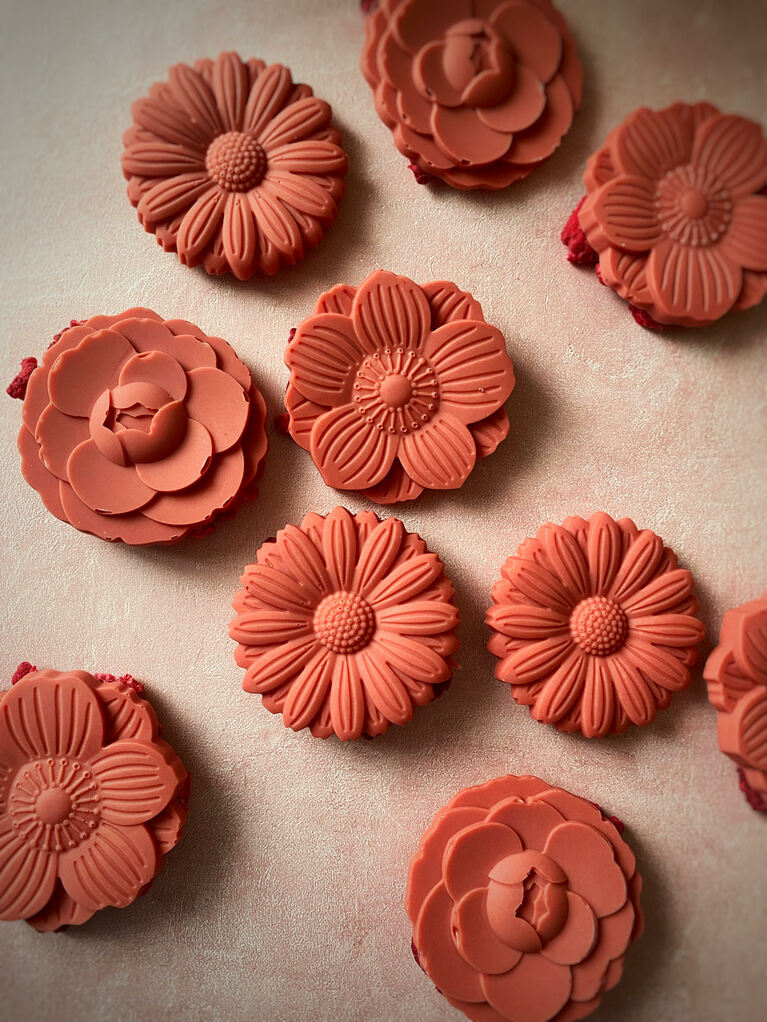 fammy／お花のチョコレート　1個490円。