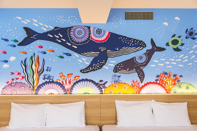 沖縄では12月末～4月にかけてホエールウォッチングも楽しめる。