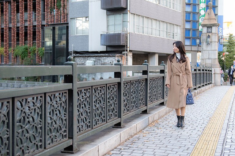 戦災を逃れた古い建物が残る東京・神田を歩きます。