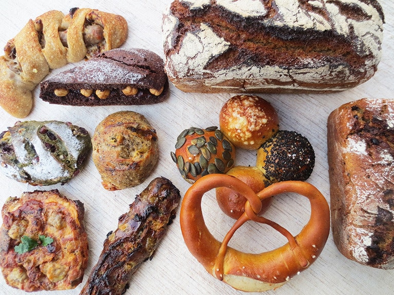 形も具材もいろいろで、見ているだけでも楽しい。もちろん、味わいも多彩。