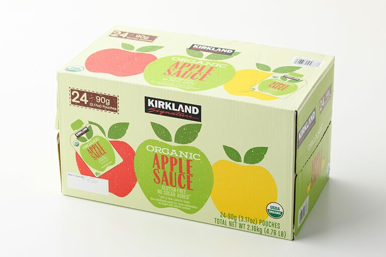 KIRKLAND SIGNATURE「オーガニックアップルソース パウチ」1,183円(90g×24個)。