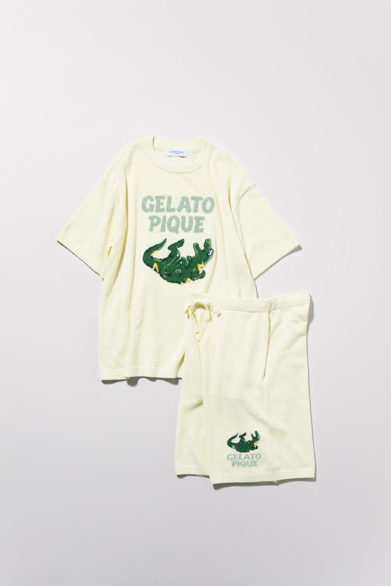 ジェラート ピケ オム“エアリーモコスリーピングダイナソージャガードプルオーバー”／¥9,240、“エアリーモコスリーピングダイナソージャガードハーフパンツ”／¥8,140。