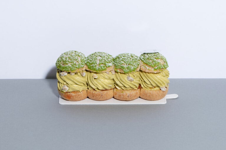 「エクレール ピスターシュ」730円。