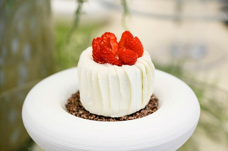 テイクアウト 1,188円、イートイン 1,210円。【販売期間】2024年予定。