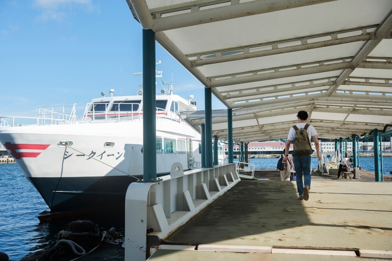 高速船で佐世保から小値賀島へ。