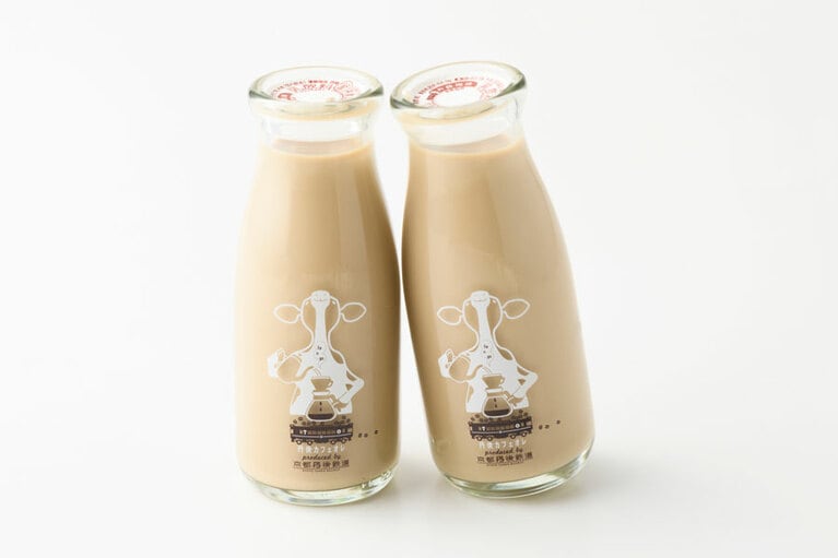 丹後カフェオレ 各334円。