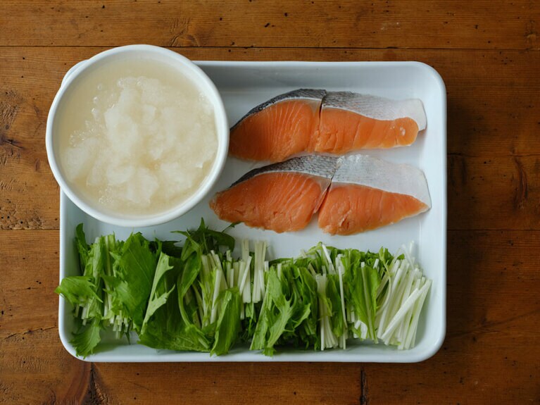 塩ざけの味を活かす。