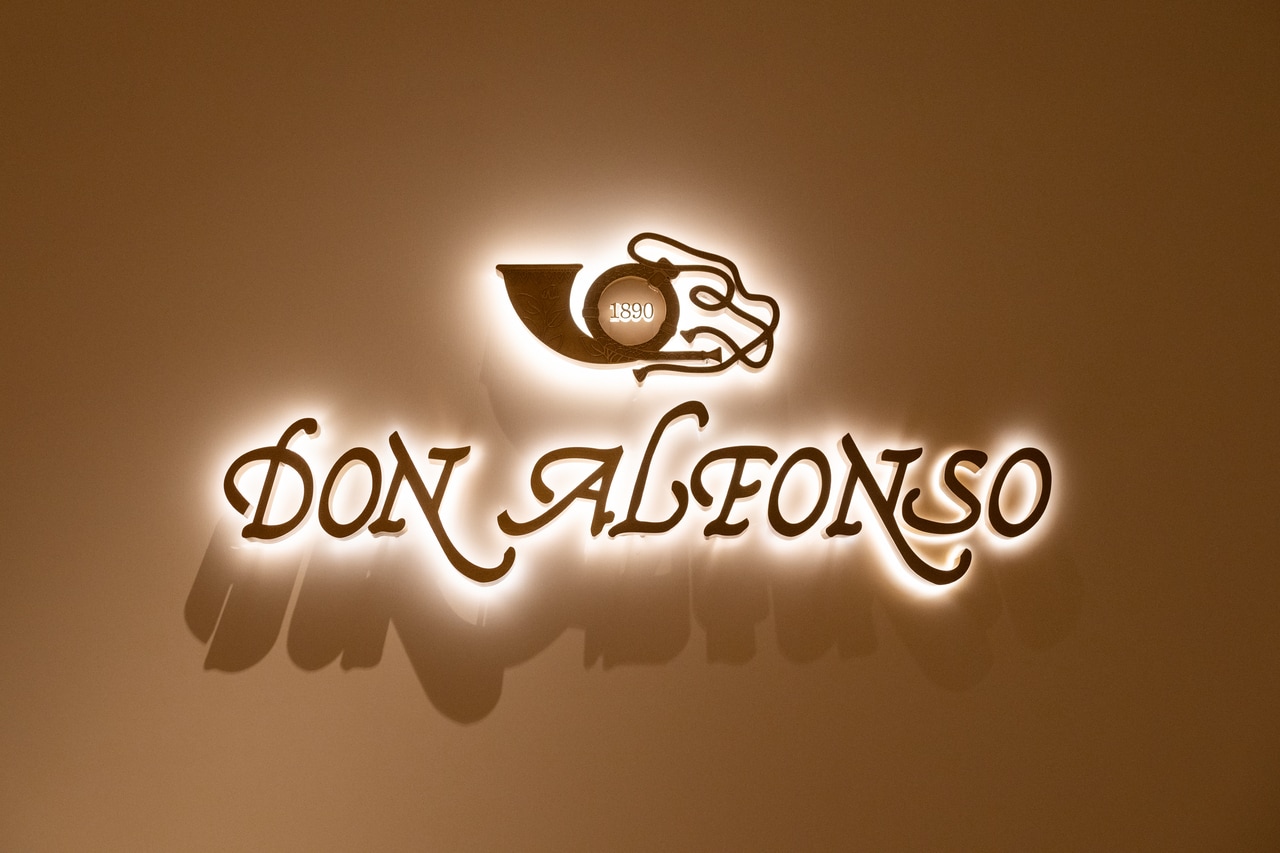 南イタリアに本店を構え、初代アルフォンソ・ヤッカリーノ氏の料理への熱い志と美味の伝統を受け継ぐ名店「ドン・アルフォンソ 1890」。