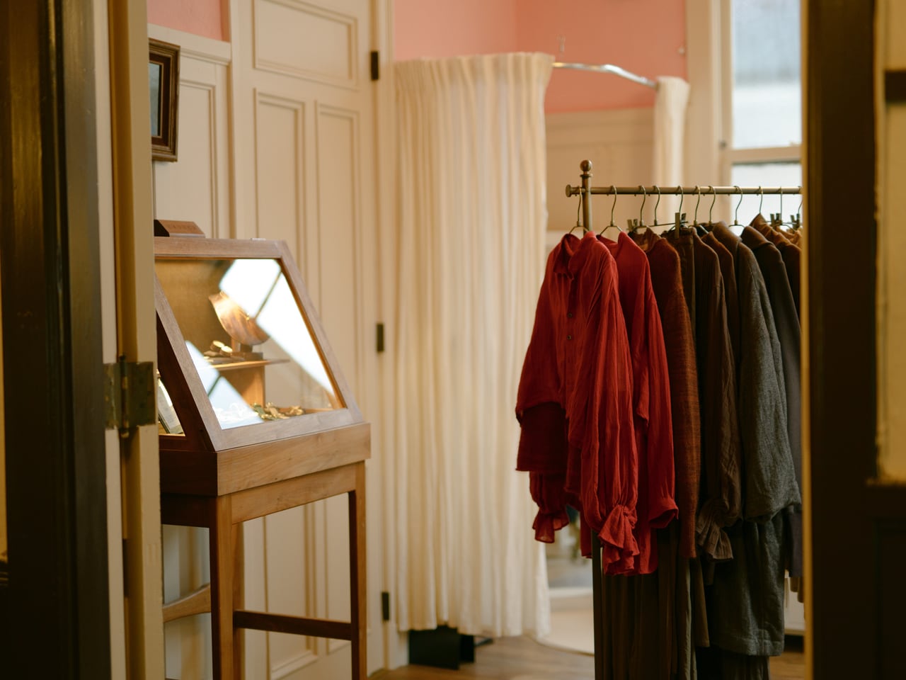 対談は、「CASUCA HISTORIA」にて行われた。