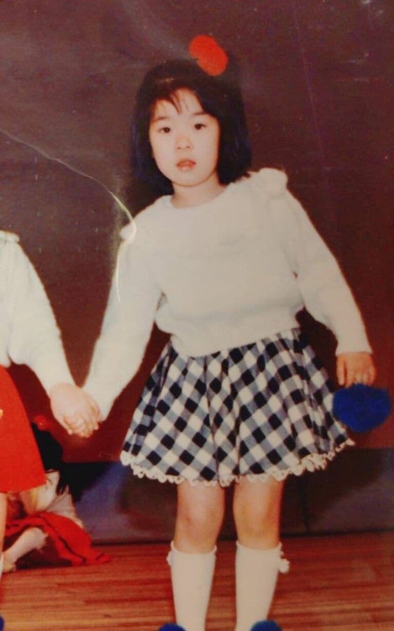 5歳の頃。幼稚園でのお遊戯会（本人提供）