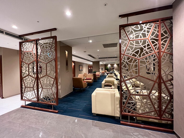 エキゾチックな仕切りのある一画も。