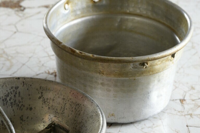 まだまだ現役で活躍してくれている私のアルミ鍋。