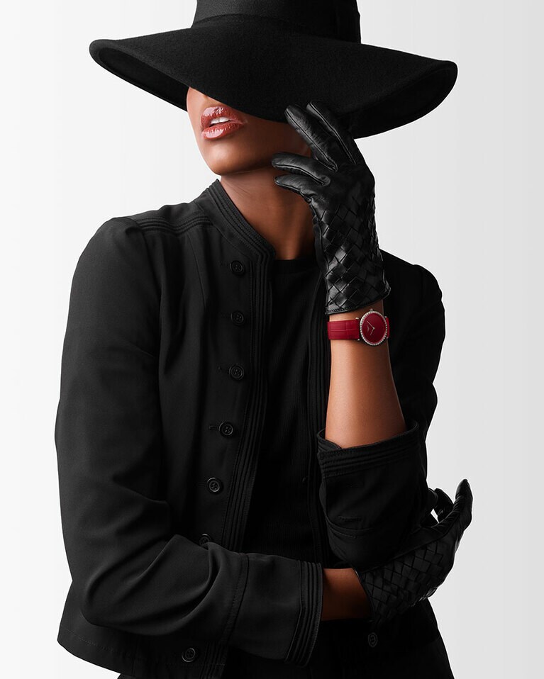 「ラ グラン クラシック ドゥ ロンジン」カーマインレッド。