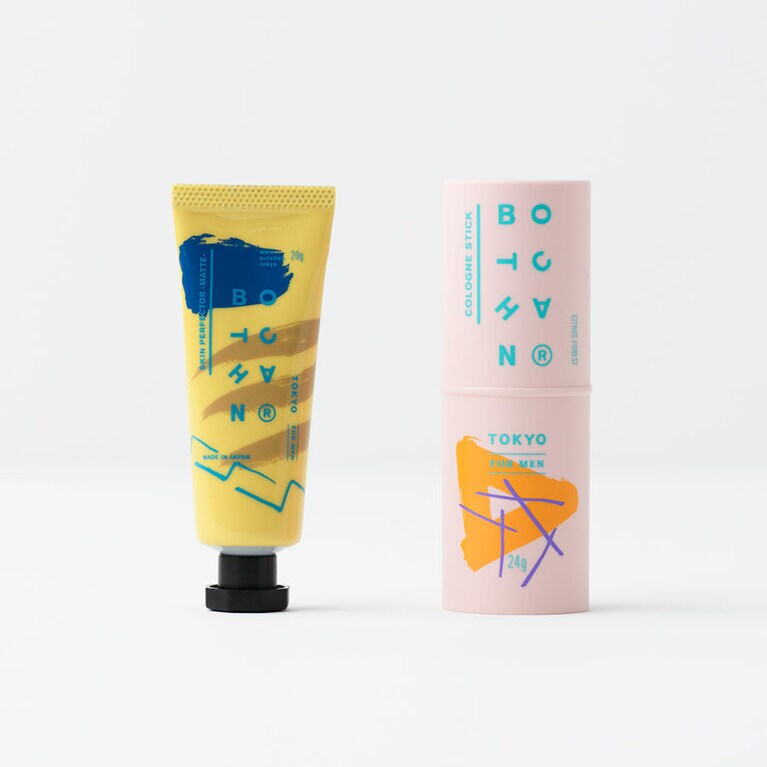 左から：スキンパーフェクター マット(20g)、みずみずしい香りのコロンスティック(24g) 各2,300円。