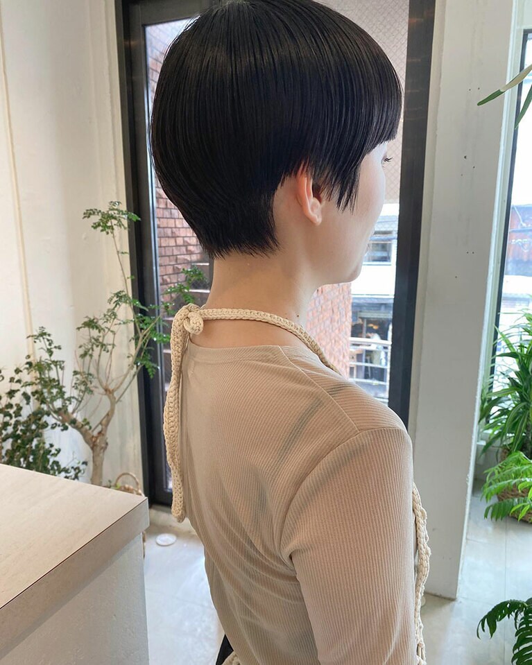 後ろ姿もすっきりときれい。