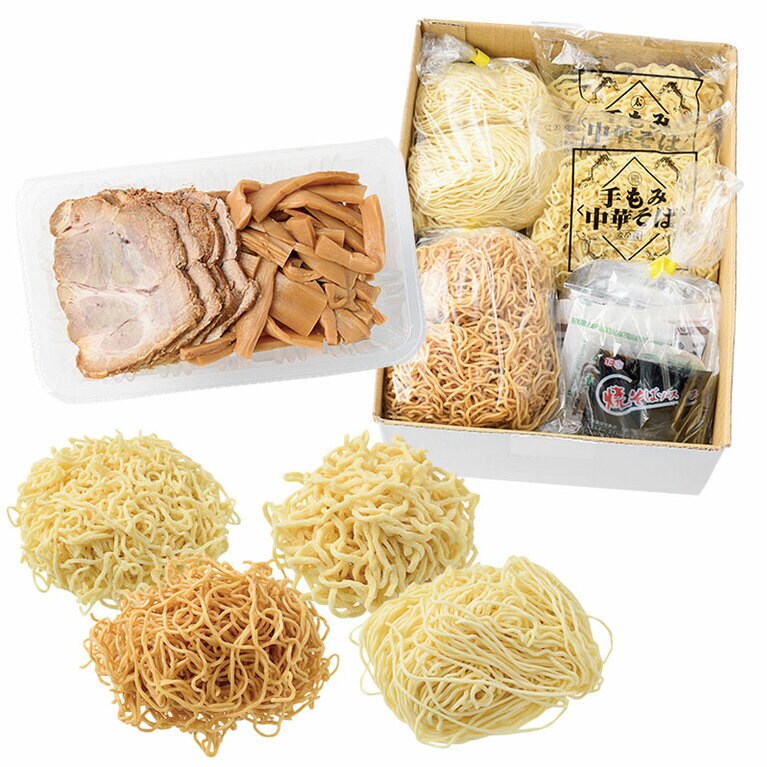 伊豆セット〈中華そば、極細中華そば、手もみ中華そば細麵・太麵、焼きそば、 しょうゆスープ、こく造りスープ、みそスープ、塩スープ、焼きそばソース、 チャーシューメンマセット 各2袋〉2,200円(税込)／新宿製麺。