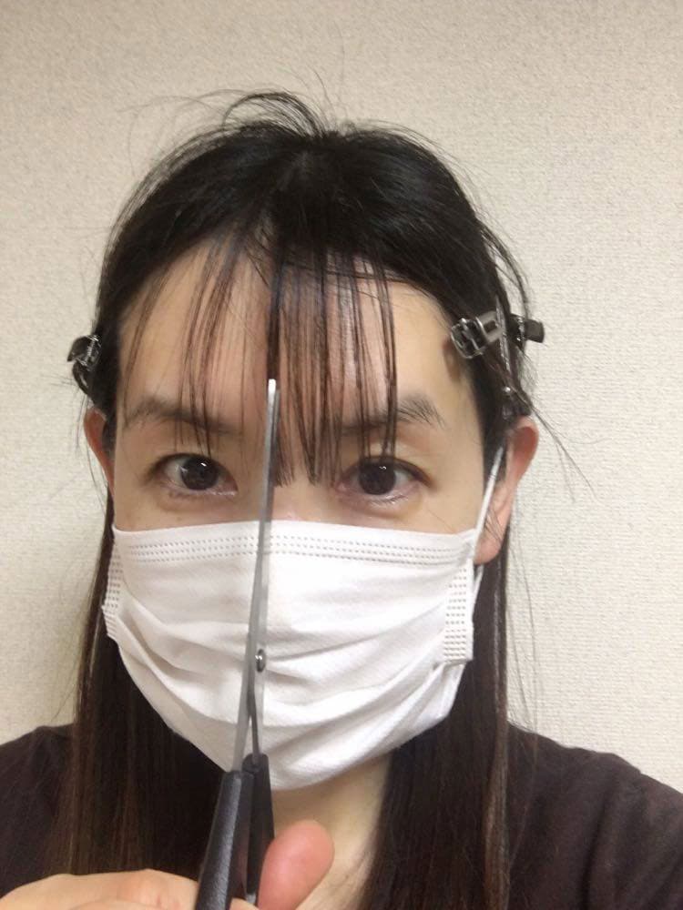 縦にハサミを入れていきます。