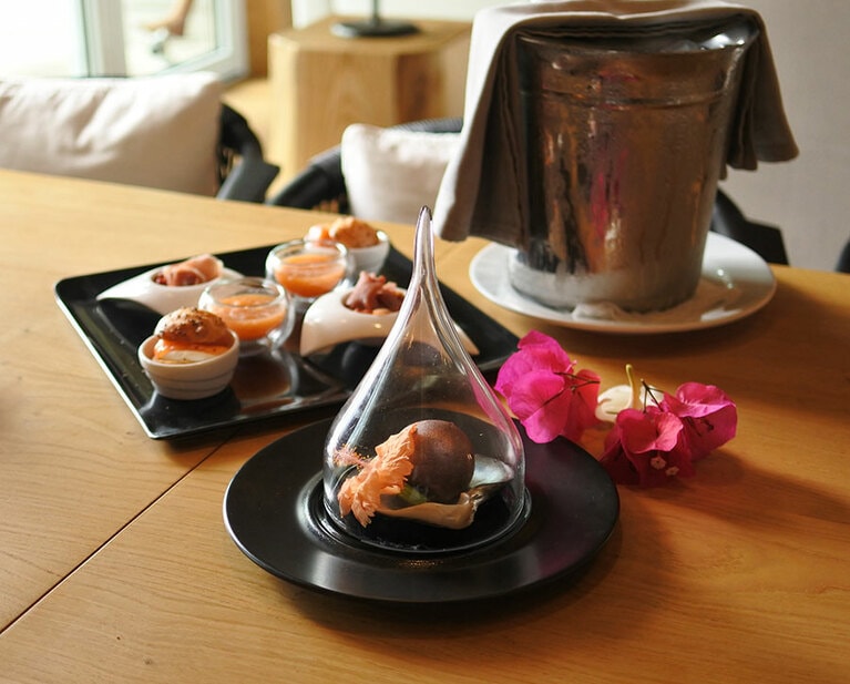 黒真珠をモチーフにしたギモーヴなど、日替わりのウェルカムアメニティ。