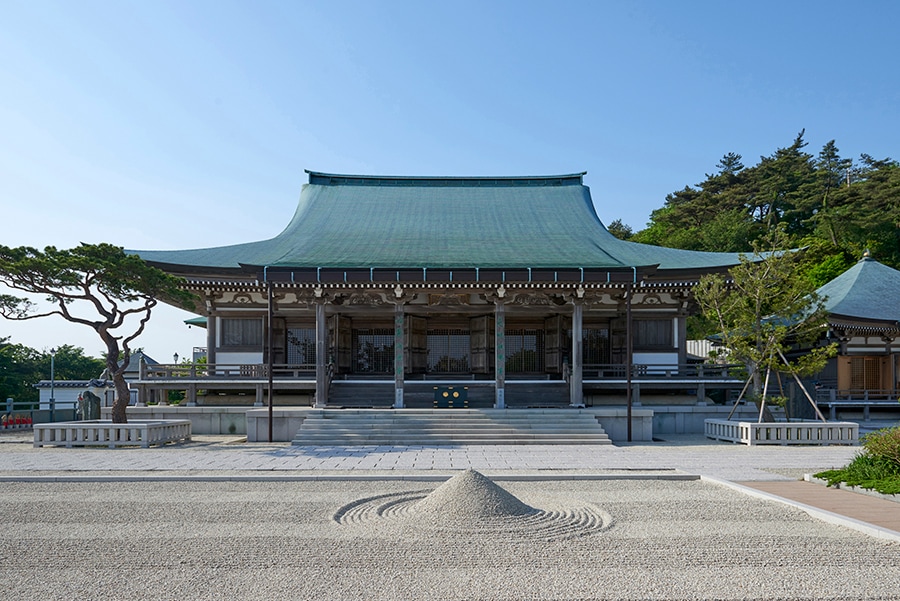 耶山のはじまりの場所、天上寺。日本で最初に安産腹帯を授けた寺としても親しまれている。