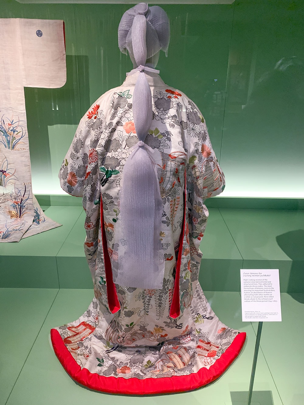 武家の娘の正装として使われた打ち掛け。1800年～1850年の制作。