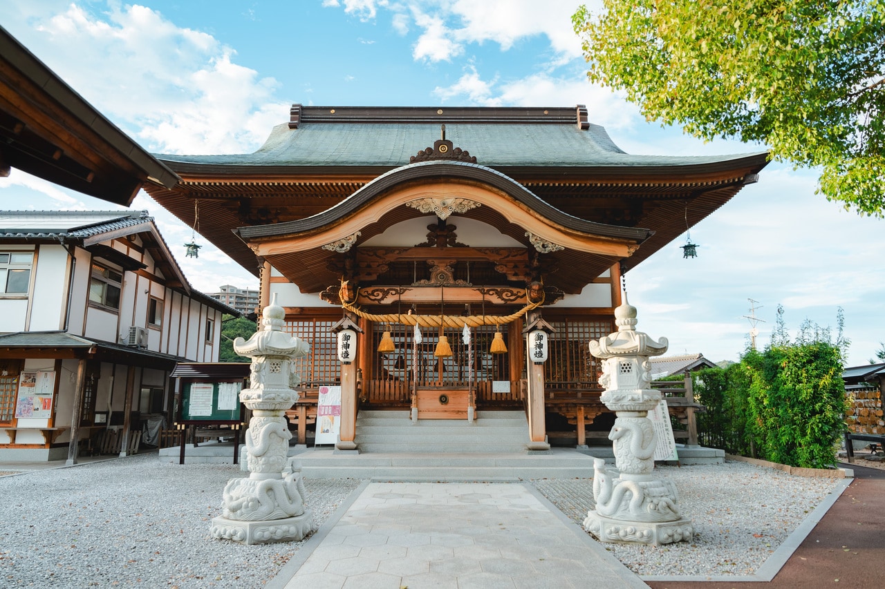 岩國白蛇神社。
