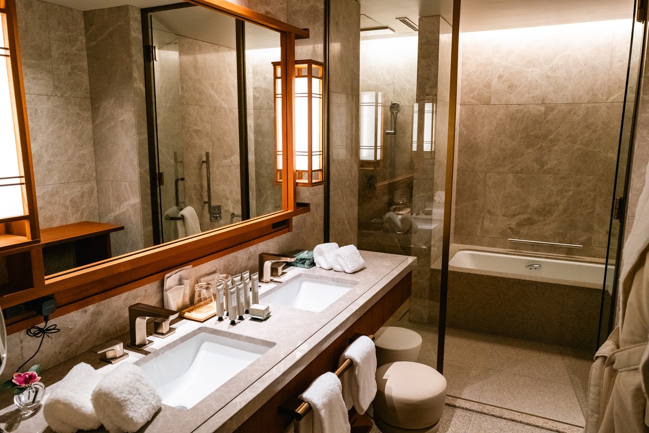 パウダールームは帝国ホテルらしさだけでなく、京都らしさも感じられるデザインに。