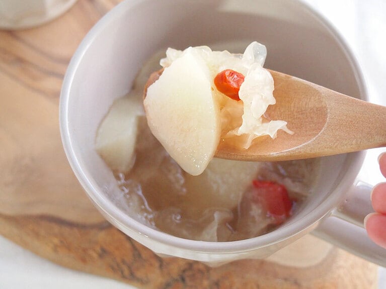 (5) お好みで水を入れて水分調節をし、器に盛り付けて完成です。