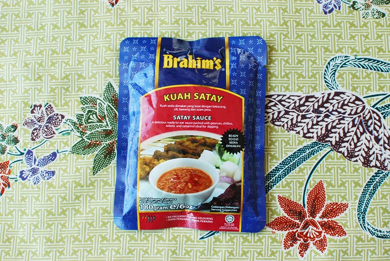 「ブラヒム」ブランドのレトルトソースは日本でも販売している。ただし、サテーソースの取扱いは稀。