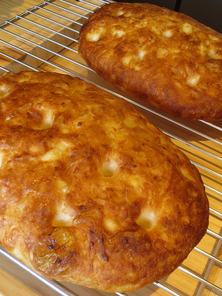 お料理と一緒に出したり、サンドイッチにするポテトパン。