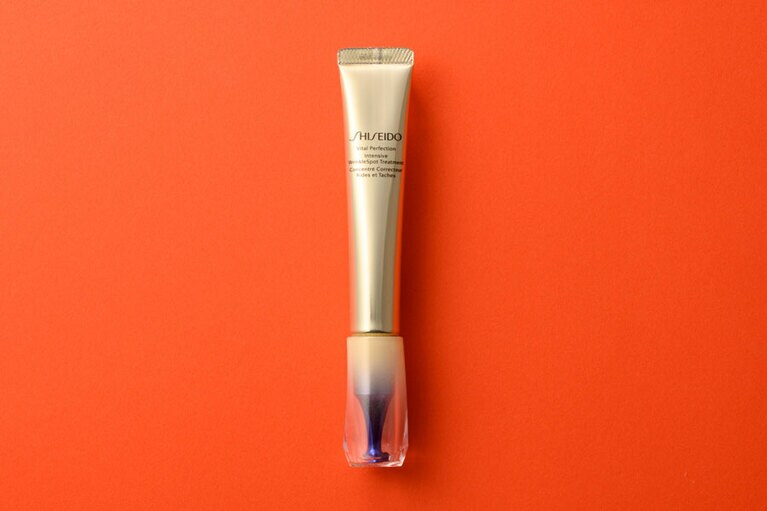 SHISEIDO「バイタルパーフェクション リンクルリフト ディープレチノホワイト5」（医薬部外品／20g 14,740円）。