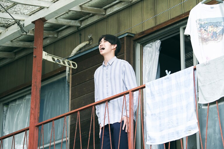 Ⓒ石黒正数・徳間書店／映画『ネムルバカ』製作委員会。秘訣は「挨拶」と「質問攻め」と「めげない心」。平祐奈の“スーパーコミュ力”3か条とは