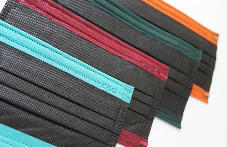 玩色系列(Mix’n Match)」は、黒ベースのバイカラー。今後の色展開に期待が集まる