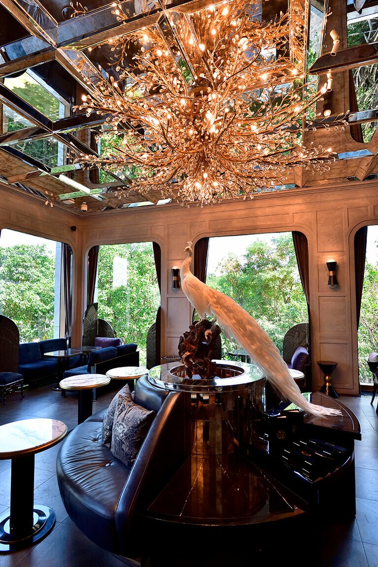 アールデコ調のバー「ステラ」では、歴史に名を残す女性戦士などをイメージしたカクテルを。