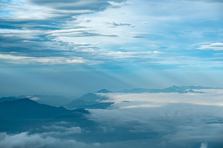江戸時代の登山者と同じ風景を眺める感動。装備は違えど、今も昔も自分の足で登ることには代わりがない。