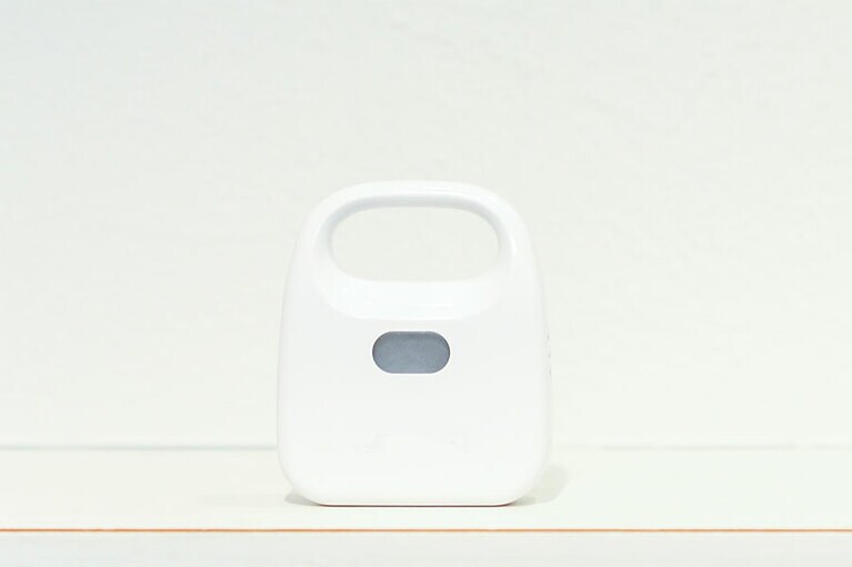 「寝室チェックシステム」の機器。1週間、枕元などに置きっぱなしにして計測します。