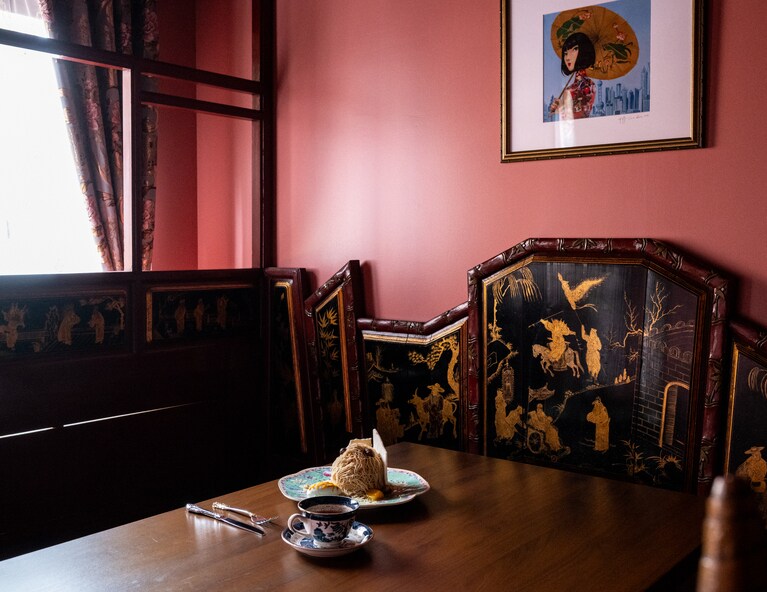 半個室席で季節のデセールを。