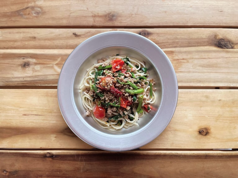 クレソンのスパイシーそうめん。